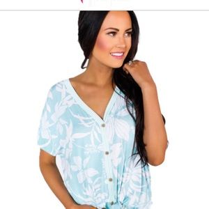 🌺Sale🌺 Blue White Floral Button Front Top